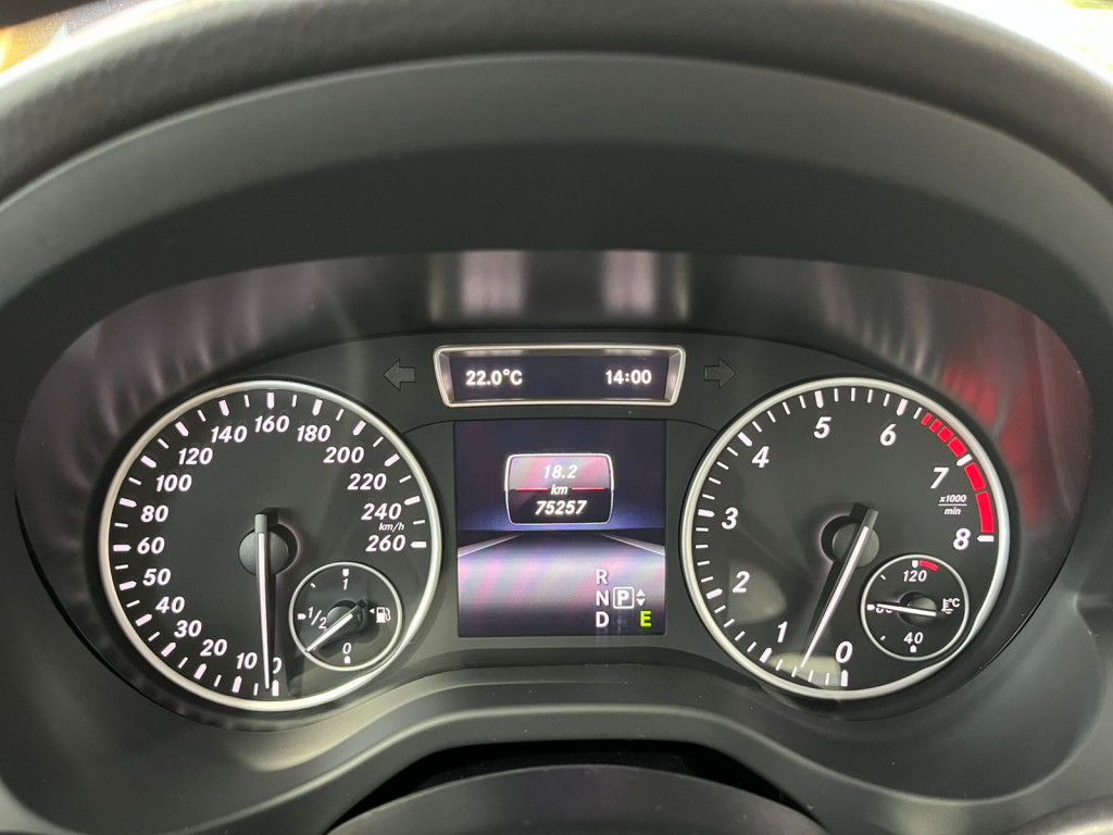 Imagem do veículo MERCEDES A 200 1.6 TURBO FLEX AT! APENAS 75.000 KM! NOVA!