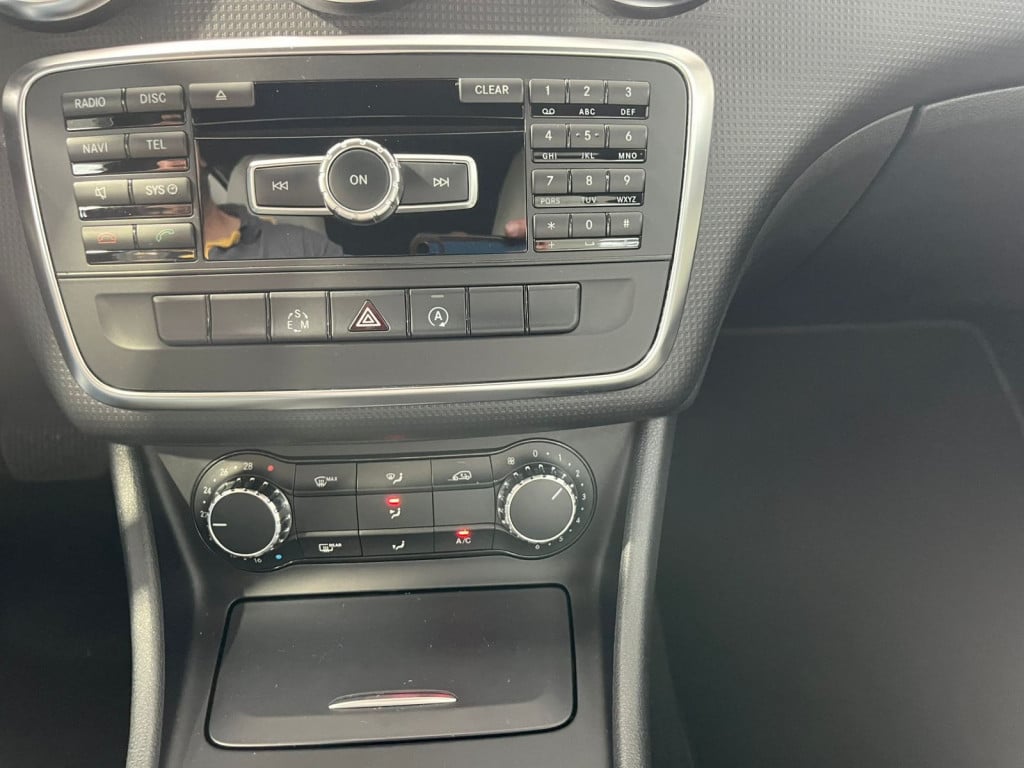 Imagem do veículo MERCEDES A 200 1.6 TURBO FLEX AT! APENAS 75.000 KM! NOVA!