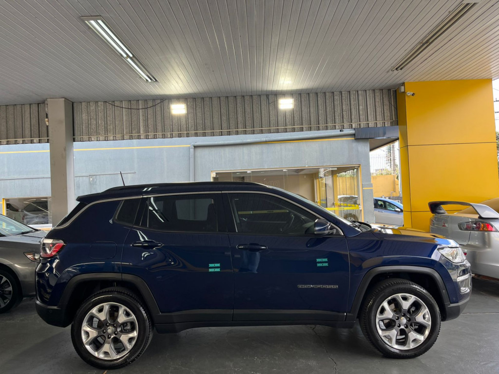 Imagem do veículo COMPASS 2.0 DIESEL LONGITUDE 4X4 AT! ÚNICO DONO! REVISÕES NA JEEP!