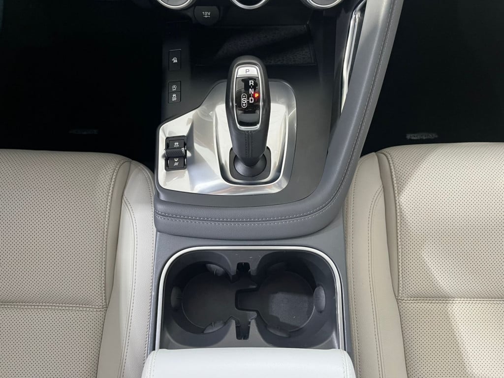 Imagem do veículo JAGUAR E-PACE 2.0 P250 GASOLINA AWD AT! 56.000 KM! NOVO!