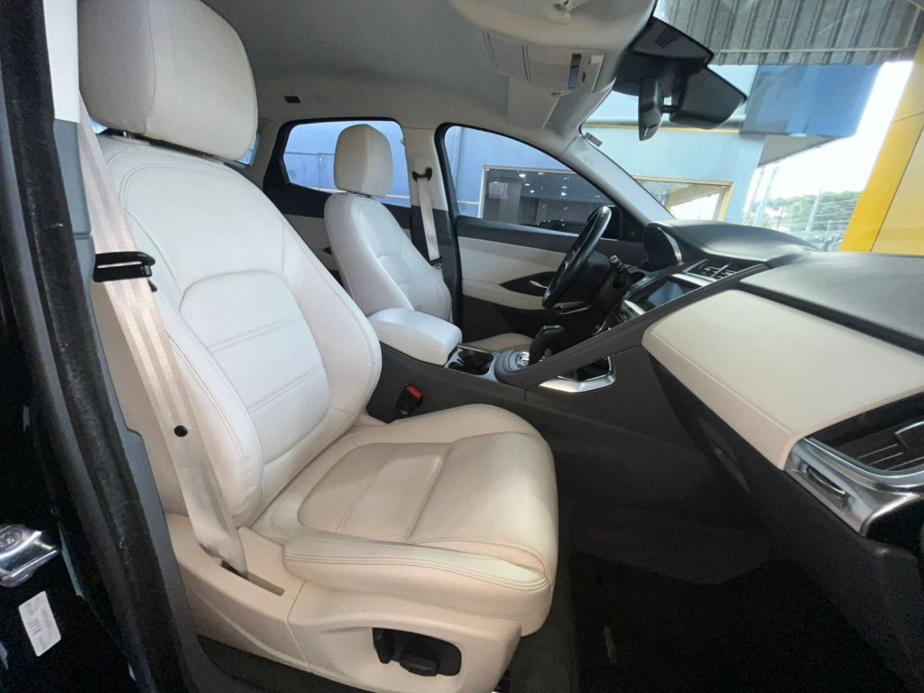 Imagem do veículo JAGUAR E-PACE 2.0 P250 GASOLINA AWD AT! 56.000 KM! NOVO!