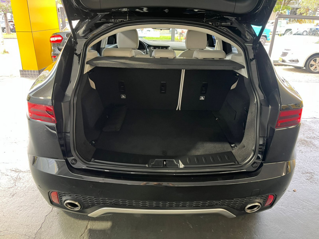 Imagem do veículo JAGUAR E-PACE 2.0 P250 GASOLINA AWD AT! 56.000 KM! NOVO!