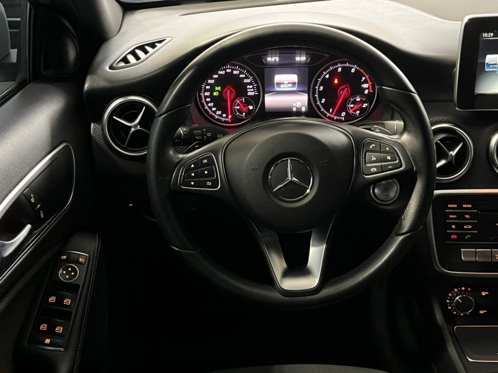 Imagem do veículo MERCEDES A 200 1.6 TURBO FLEX AT! APENAS 64.000 KM! NOVA!