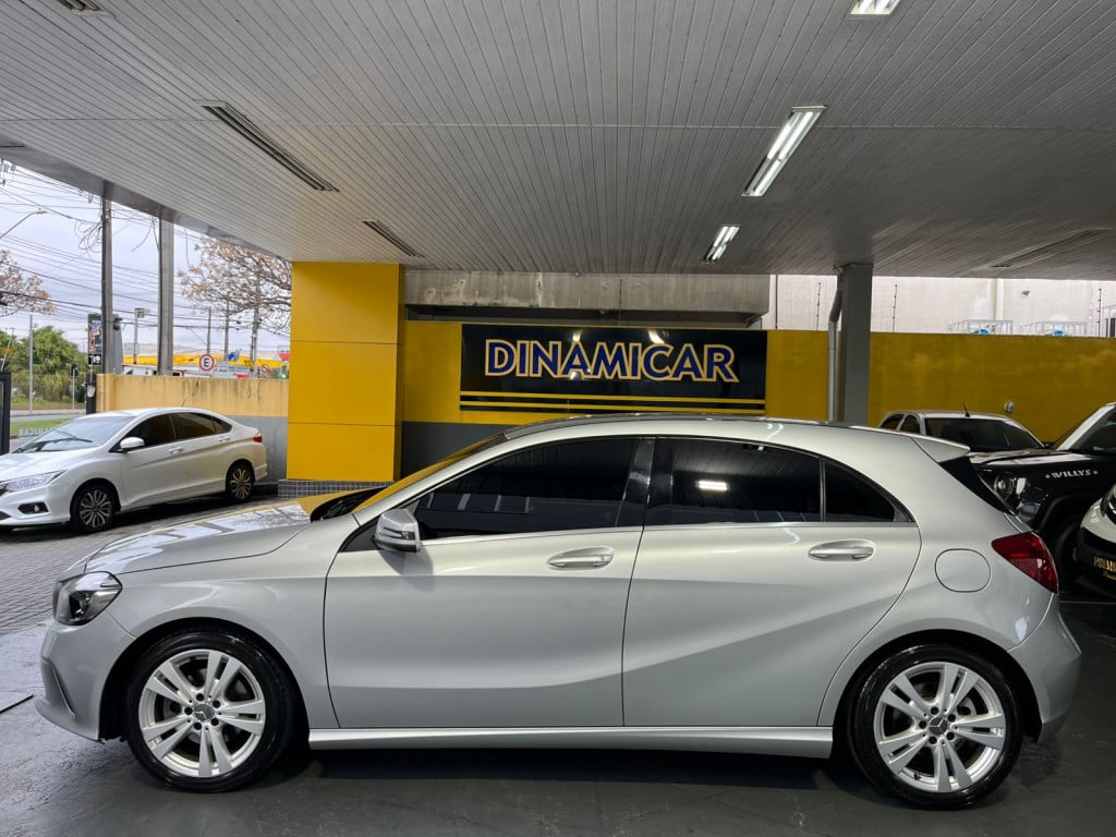 Imagem do veículo MERCEDES A 200 1.6 TURBO FLEX AT! APENAS 64.000 KM! NOVA!