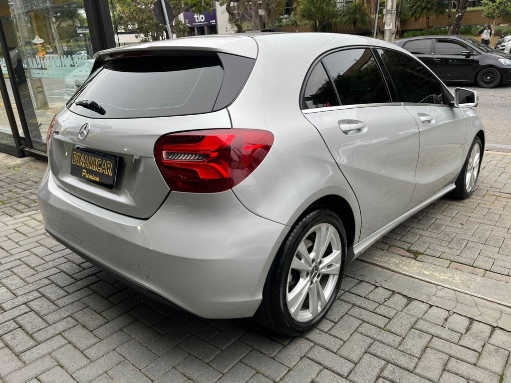Imagem do veículo MERCEDES A 200 1.6 TURBO FLEX AT! APENAS 64.000 KM! NOVA!