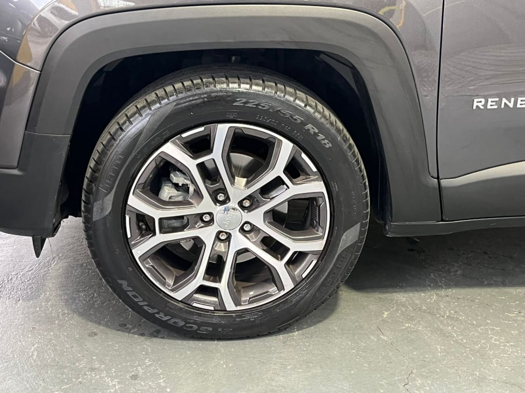 Imagem do veículo RENEGADE LONGITUDE T270 1.3 TB FLEX AT! 6.000 KM! NA GARANTIA!