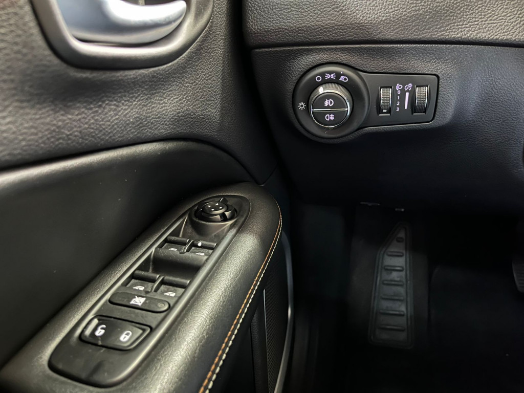 Imagem do veículo COMPASS 2.0 FLEX LONGITUDE AT! APENAS 59.000 KM!