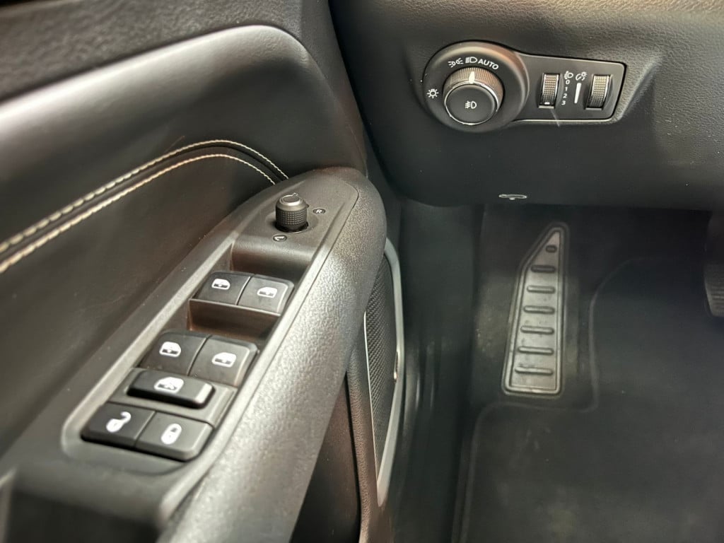 Imagem do veículo COMPASS 1.3 T270 TURBO FLEX LONGITUDE ! NA GARANTIA! 36.000 KM!