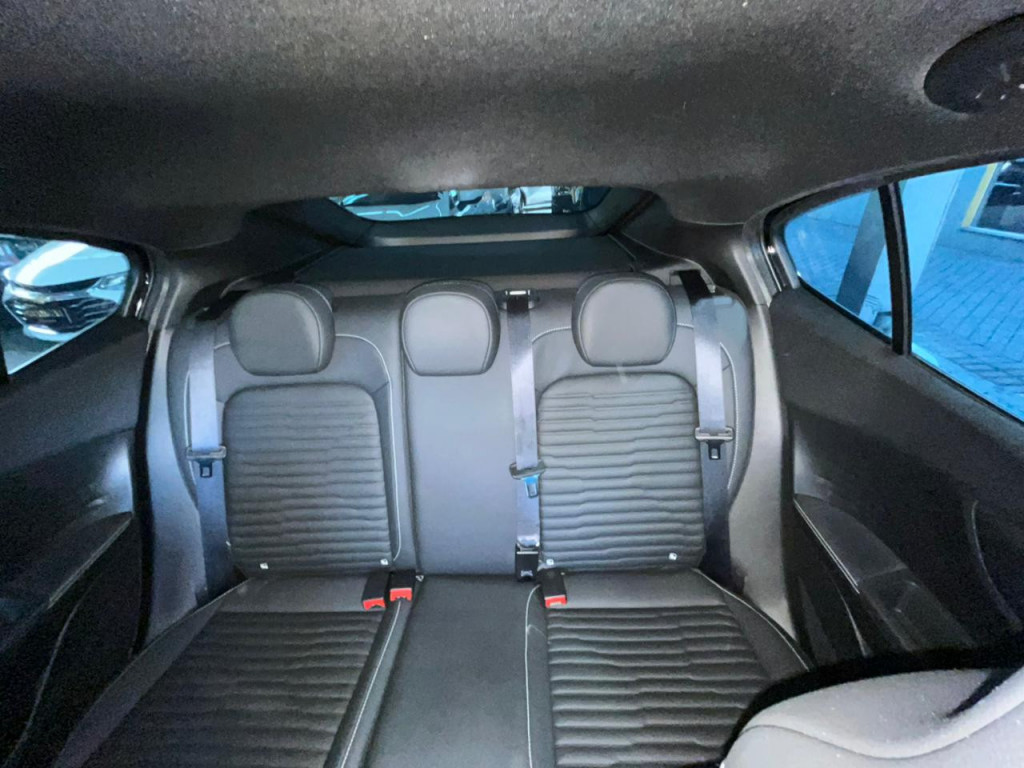 Imagem do veículo FASTBACK 1.3 TURBO 270 FLEX LIMITED EDITION AT6! 14.000 KM ! NA GARANTIA!