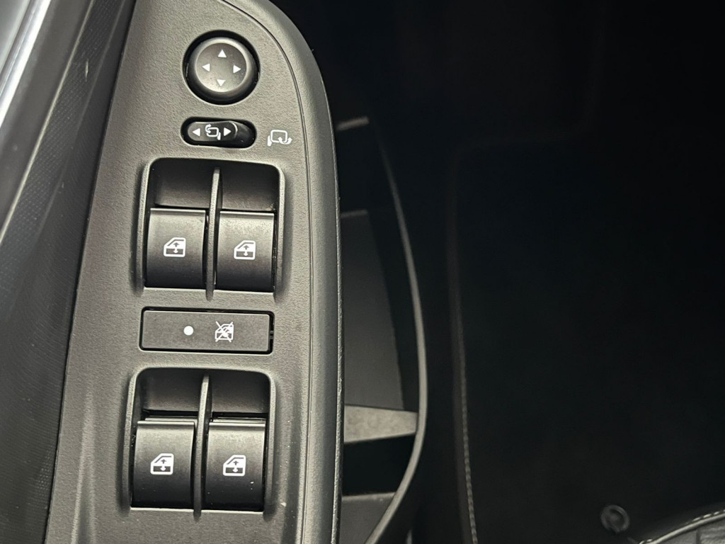 Imagem do veículo FASTBACK 1.3 TURBO 185CV FLEX LIMITED EDITION! GARANTIA ATÉ 02/2027!