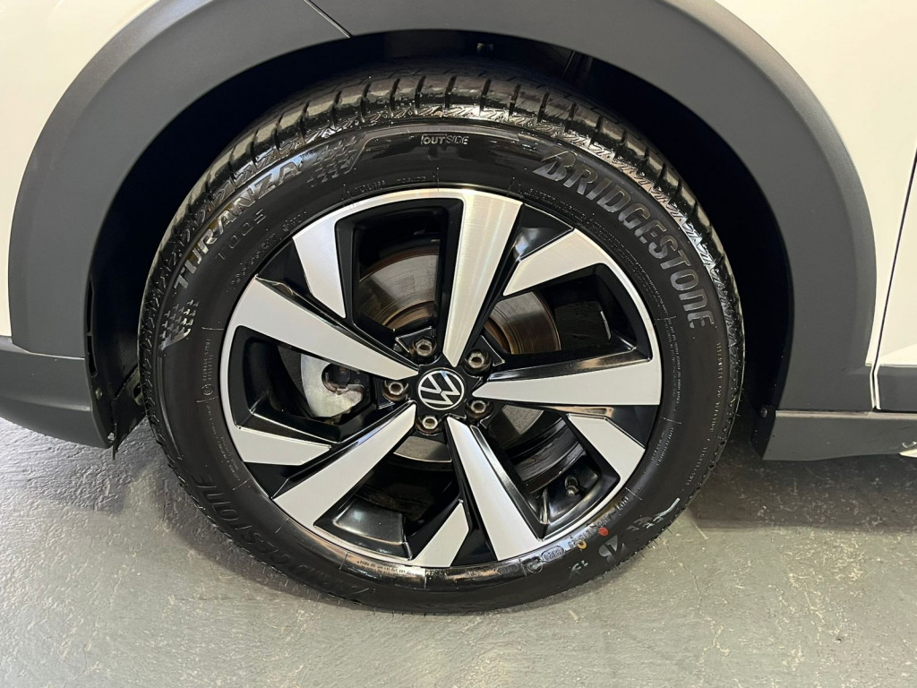 Imagem do veículo NIVUS 1.0 200 HIGHLINE AT! 52.000 KM! Ú.DONO! GARANTIA VW ATÉ 08/2026!