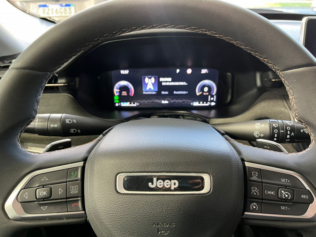 Imagem do veículo COMMANDER LIMITED 1.3 TURBO 7 LUGARES! 39.000 KM! GARANTIA ATÉ 02/2028!