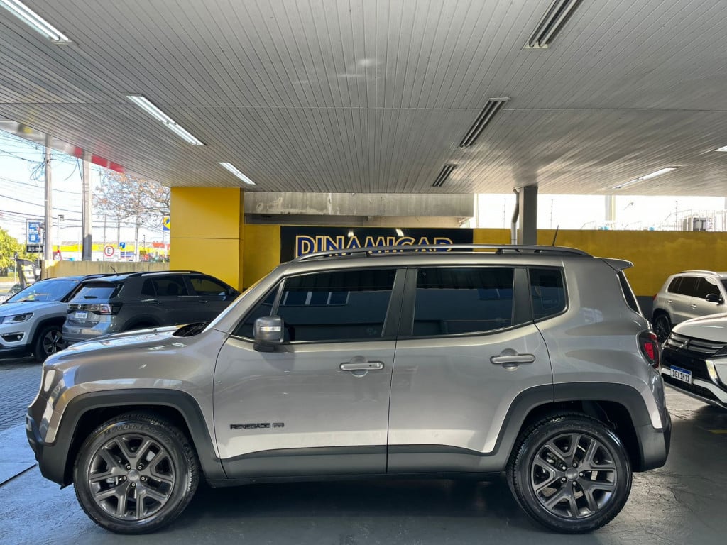 Imagem do veículo RENEGADE 1.8 FLEX AT LONGITUDE COM APENAS 32.000KM - ÚNICO DONO COM TODAS REVISÕES NA JEEP!