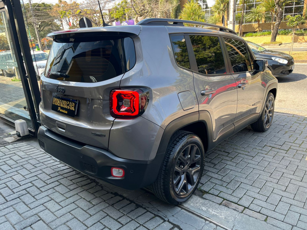 Imagem do veículo RENEGADE 1.8 FLEX AT LONGITUDE COM APENAS 32.000KM - ÚNICO DONO COM TODAS REVISÕES NA JEEP!