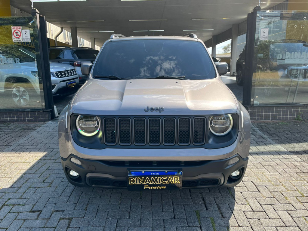 Imagem do veículo RENEGADE 1.8 FLEX AT LONGITUDE COM APENAS 32.000KM - ÚNICO DONO COM TODAS REVISÕES NA JEEP!
