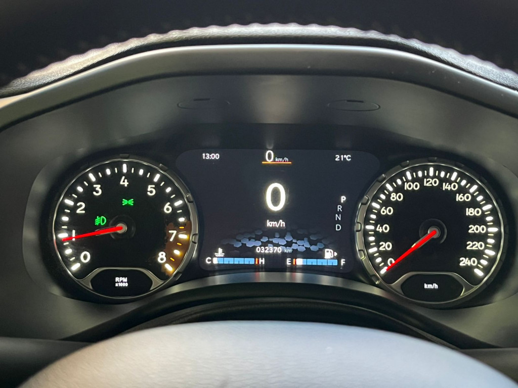 Imagem do veículo RENEGADE 1.8 FLEX AT LONGITUDE COM APENAS 32.000KM - ÚNICO DONO COM TODAS REVISÕES NA JEEP!