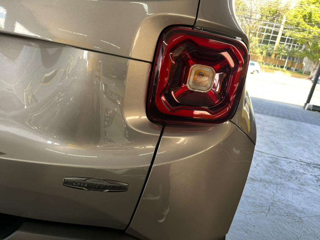 Imagem do veículo RENEGADE 1.8 FLEX AT LONGITUDE COM APENAS 32.000KM - ÚNICO DONO COM TODAS REVISÕES NA JEEP!