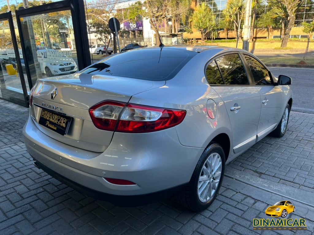 Imagem do veículo RENAULT FLUENCE 2.0 DYNAMIQUE 16V FLEX 4P AUTOMÁTICO