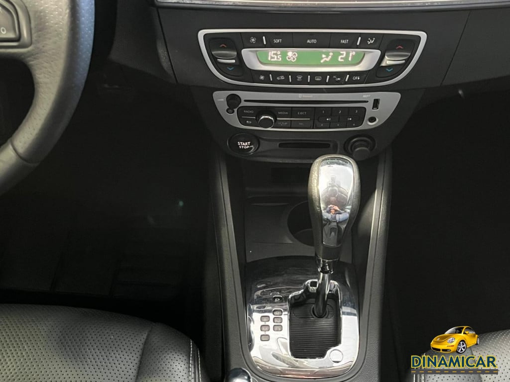 Imagem do veículo RENAULT FLUENCE 2.0 DYNAMIQUE 16V FLEX 4P AUTOMÁTICO