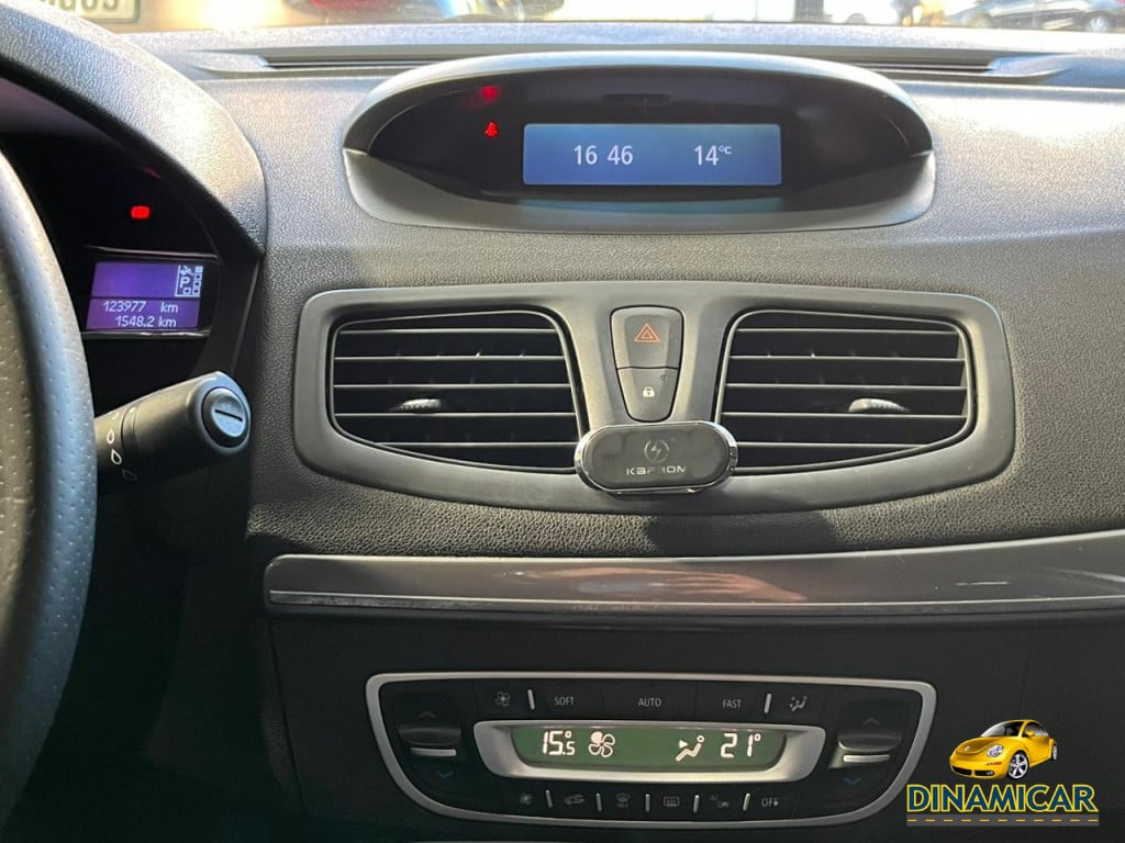 Imagem do veículo RENAULT FLUENCE 2.0 DYNAMIQUE 16V FLEX 4P AUTOMÁTICO