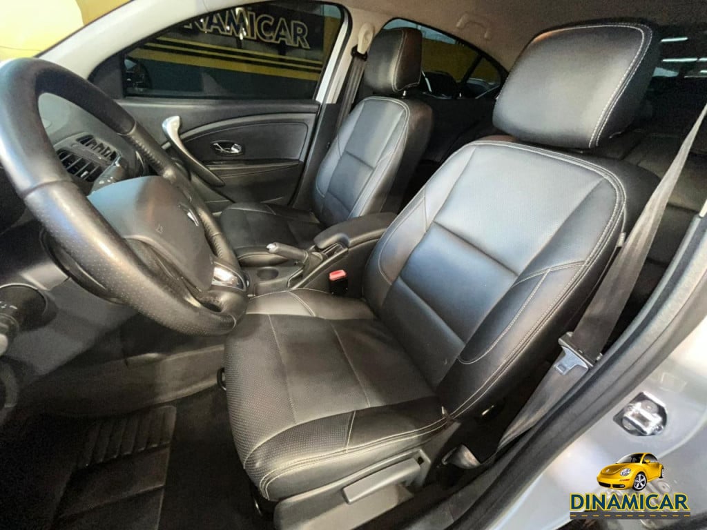Imagem do veículo RENAULT FLUENCE 2.0 DYNAMIQUE 16V FLEX 4P AUTOMÁTICO