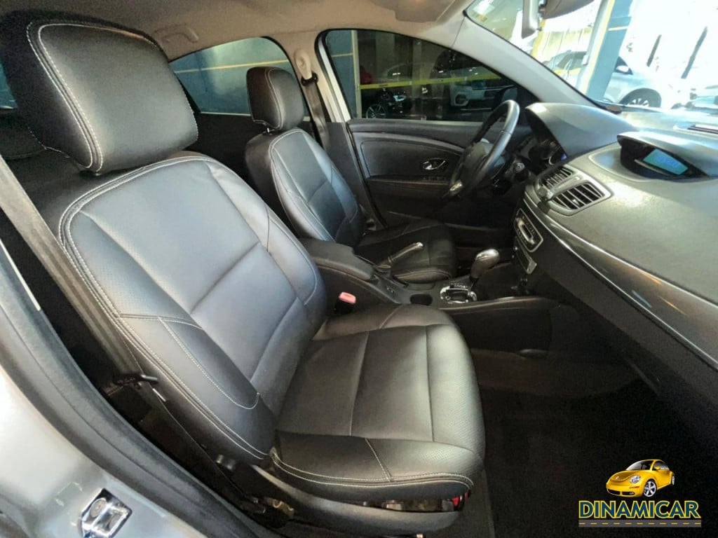 Imagem do veículo RENAULT FLUENCE 2.0 DYNAMIQUE 16V FLEX 4P AUTOMÁTICO