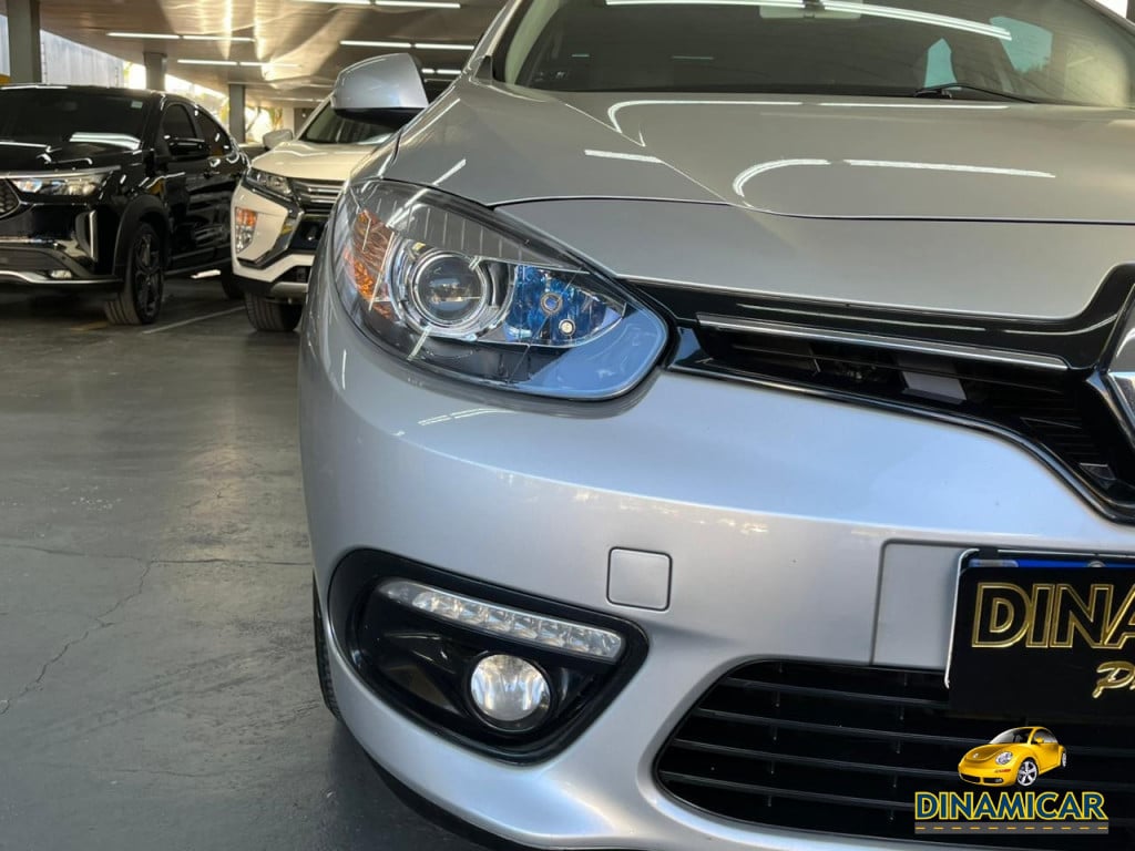 Imagem do veículo RENAULT FLUENCE 2.0 DYNAMIQUE 16V FLEX 4P AUTOMÁTICO