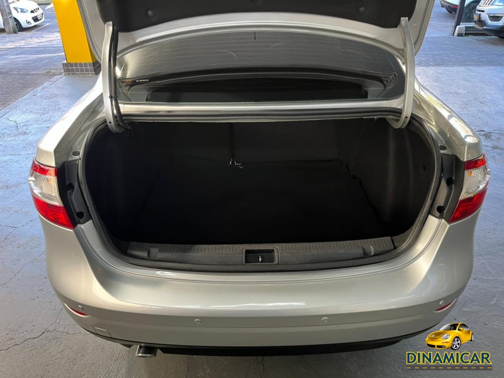 Imagem do veículo RENAULT FLUENCE 2.0 DYNAMIQUE 16V FLEX 4P AUTOMÁTICO
