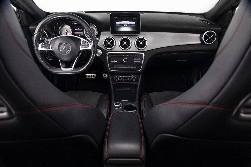 Imagem do veículo MERCEDES-BENZ GLA 250 2.0 16V TURBO GASOLINA SPORT 4P 4MATIC AUTOMÁTICO
