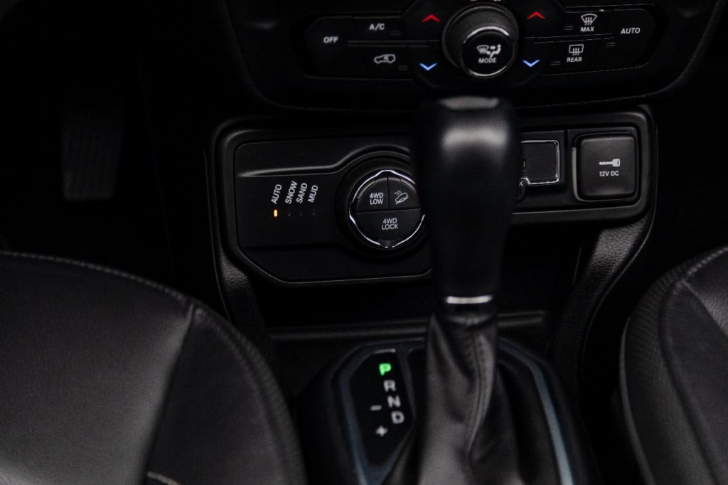 Imagem do veículo JEEP RENEGADE 2.0 16V TURBO DIESEL LONGITUDE 4P 4X4 AUTOMÁTICO