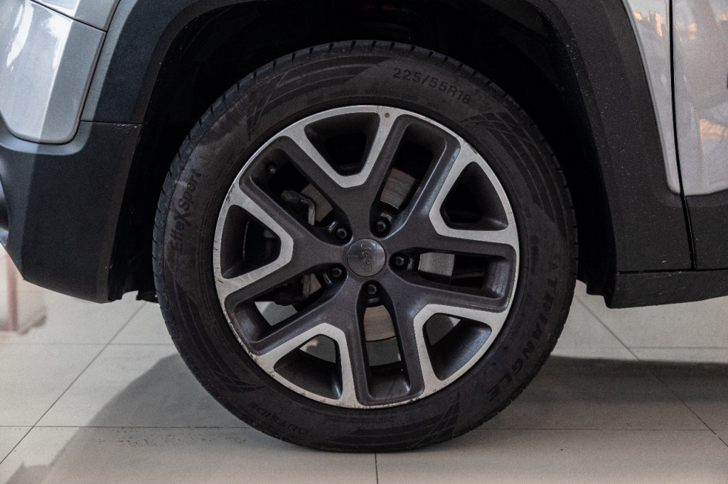 Imagem do veículo JEEP RENEGADE 2.0 16V TURBO DIESEL LONGITUDE 4P 4X4 AUTOMÁTICO