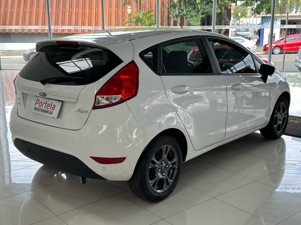 Imagem do veículo FORD FIESTA 1.6 SE HATCH 16V FLEX 4P AUTOMÁTICO