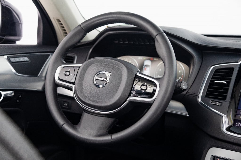 Imagem do veículo VOLVO XC90 2.0 MOMENTUM TURBO GASOLINA 4P 4X4 AUTOMÁTICO