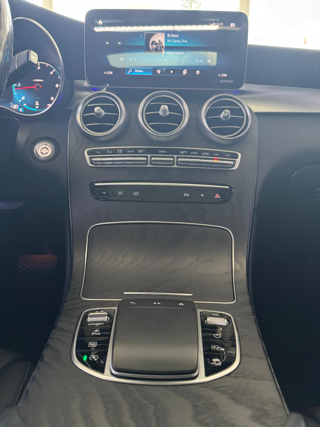 Imagem do veículo MERCEDES-BENZ GLC 220d 2.0 TURBO DIESEL ENDURO 9G-TRONIC