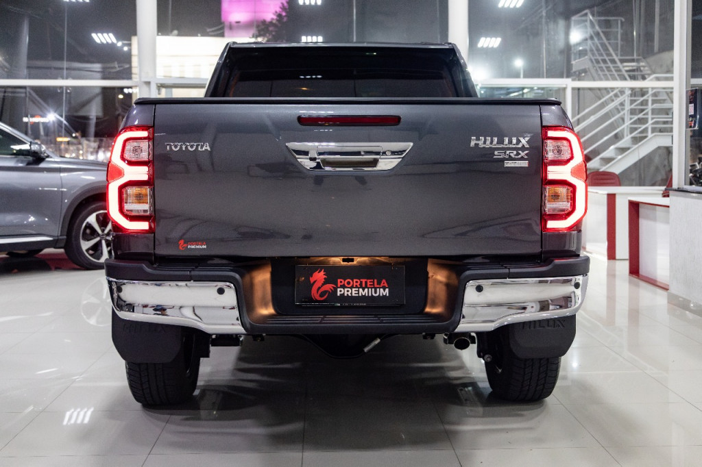 Imagem do veículo TOYOTA HILUX 2.8 D-4D TURBO DIESEL CD SRX 4X4 AUTOMÁTICO