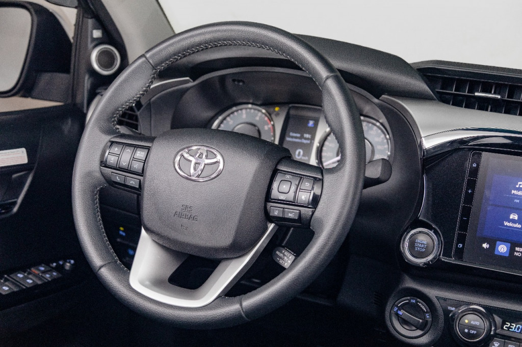 Imagem do veículo TOYOTA HILUX 2.8 D-4D TURBO DIESEL CD SRX 4X4 AUTOMÁTICO