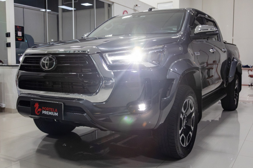 Imagem do veículo TOYOTA HILUX 2.8 D-4D TURBO DIESEL CD SRX 4X4 AUTOMÁTICO