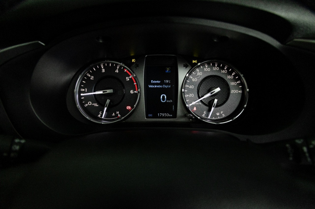 Imagem do veículo TOYOTA HILUX 2.8 D-4D TURBO DIESEL CD SRX 4X4 AUTOMÁTICO