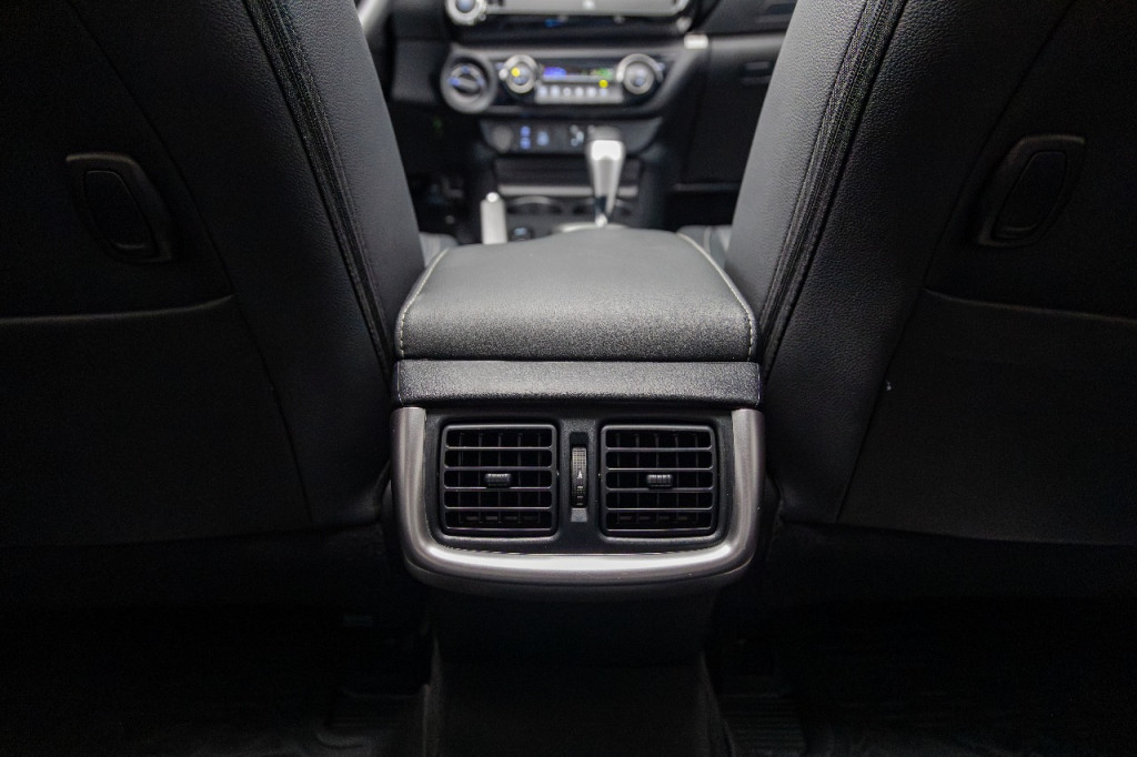Imagem do veículo TOYOTA HILUX 2.8 D-4D TURBO DIESEL CD SRX 4X4 AUTOMÁTICO