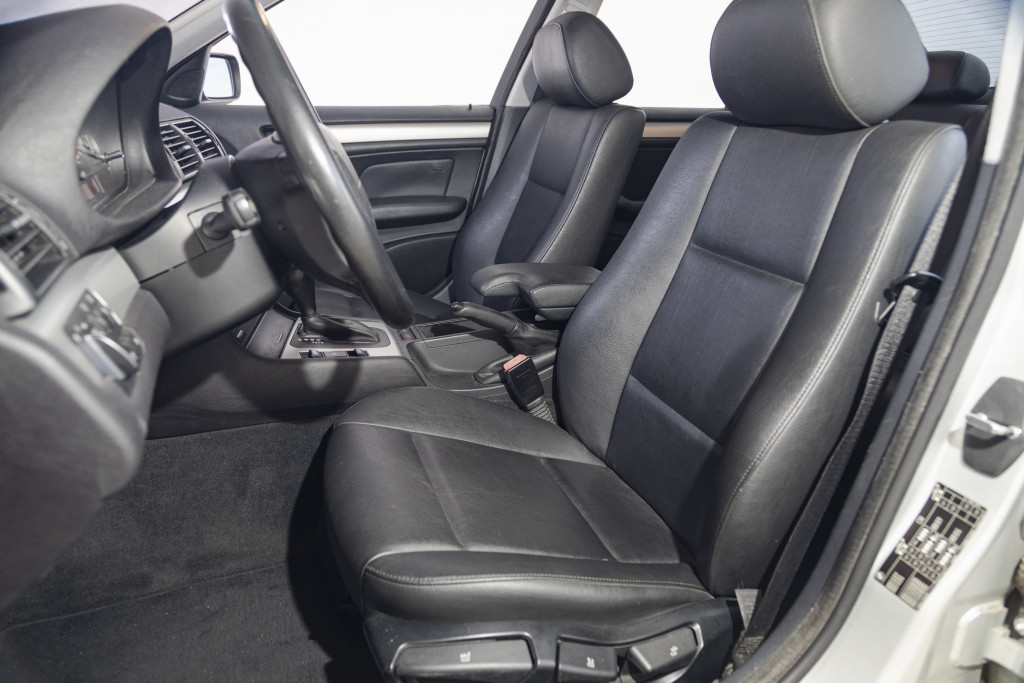 Imagem do veículo BMW 320i 2.2 24V GASOLINA 4P AUTOMÁTICO