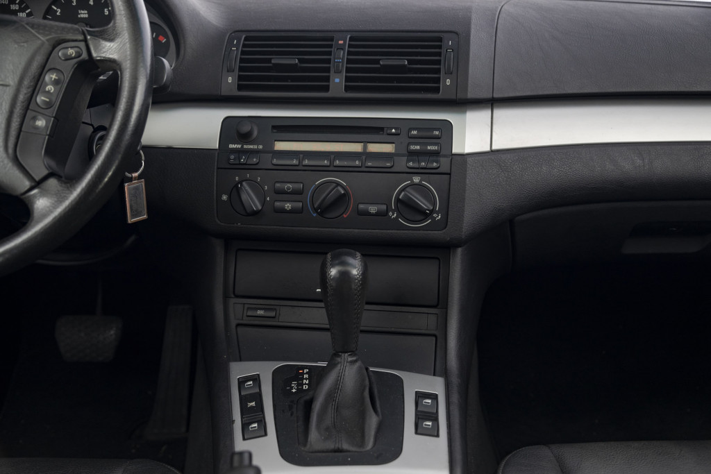 Imagem do veículo BMW 320i 2.2 24V GASOLINA 4P AUTOMÁTICO