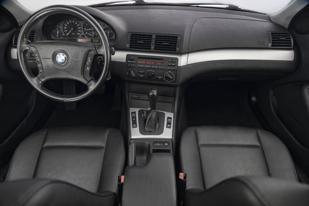 Imagem do veículo BMW 320i 2.2 24V GASOLINA 4P AUTOMÁTICO