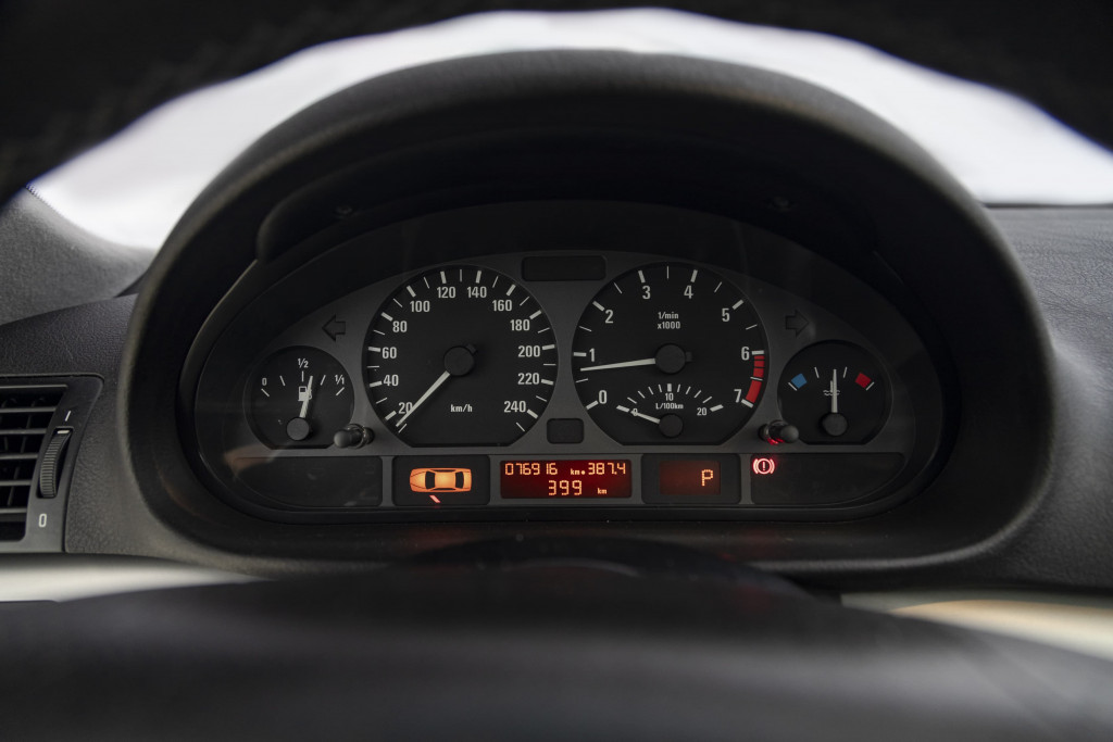 Imagem do veículo BMW 320i 2.2 24V GASOLINA 4P AUTOMÁTICO