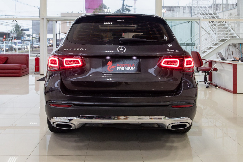 Imagem do veículo MERCEDES-BENZ GLC 220d 2.0 TURBO DIESEL ENDURO 9G-TRONIC