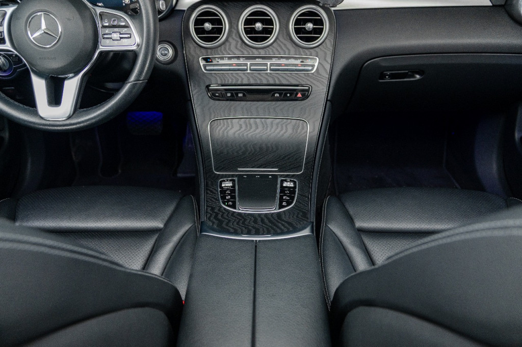 Imagem do veículo MERCEDES-BENZ GLC 220d 2.0 TURBO DIESEL ENDURO 9G-TRONIC