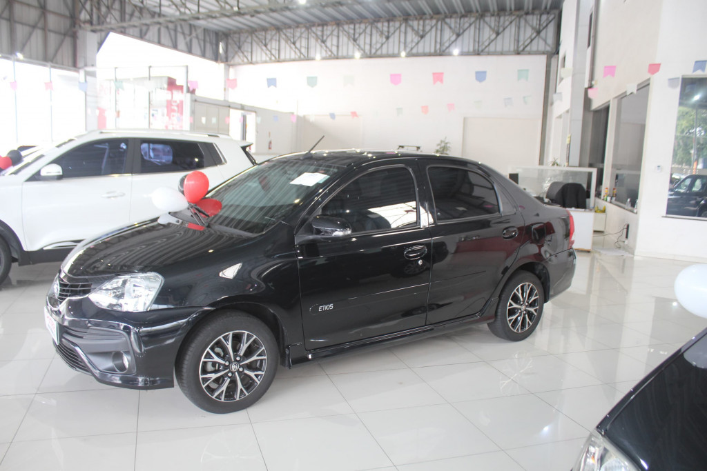 Imagem do veículo TOYOTA ETIOS 1.5 PLATINUM SEDAN 16V FLEX 4P AUTOMÁTICO