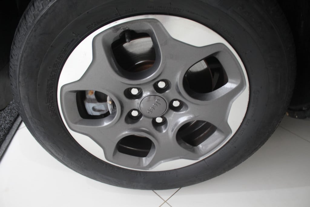 Imagem do veículo JEEP RENEGADE 1.8 16V FLEX 4P AUTOMÁTICO
