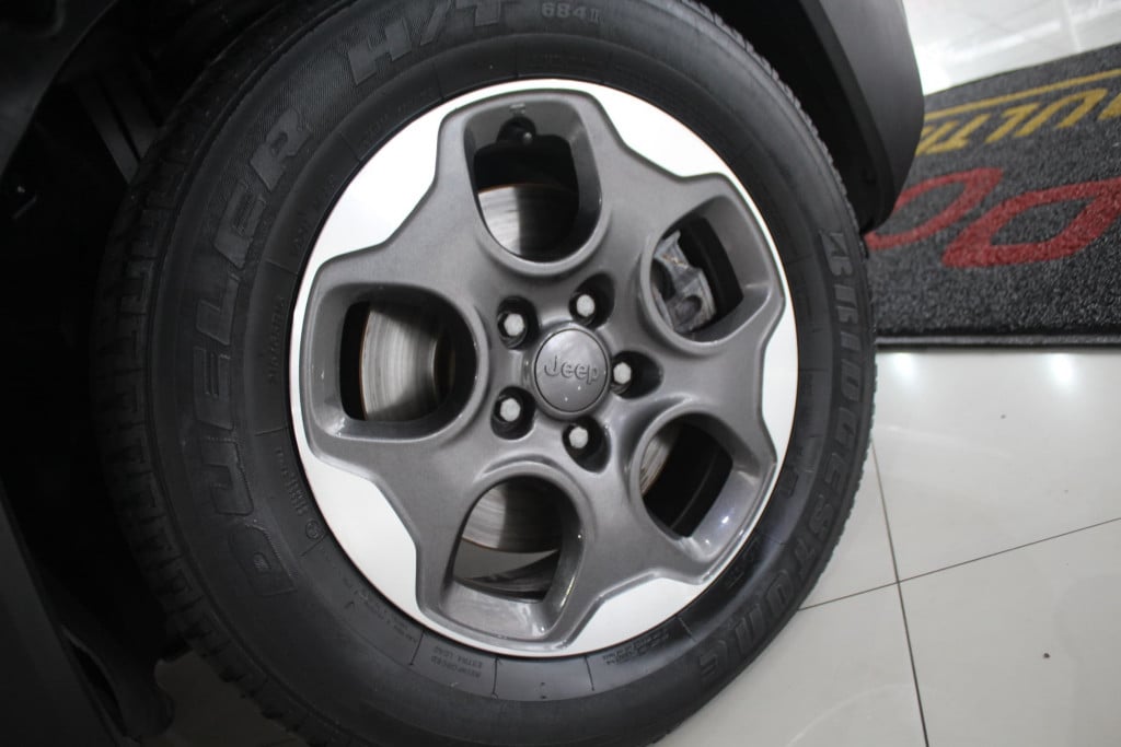 Imagem do veículo JEEP RENEGADE 1.8 16V FLEX 4P AUTOMÁTICO