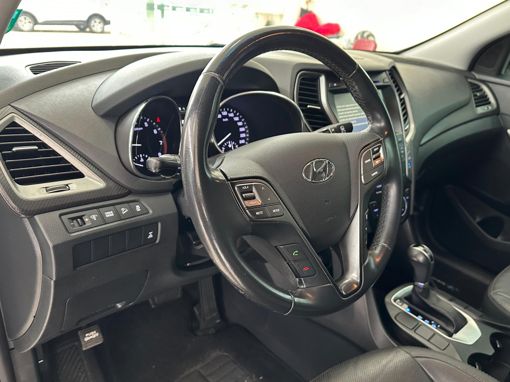 Imagem do veículo HYUNDAI SANTA FÉ 3.3 MPFI 4X4 V6 270CV GASOLINA 4P AUTOMÁTICO