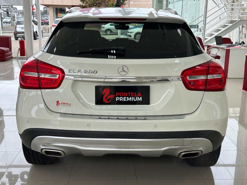 Imagem do veículo MERCEDES-BENZ GLA 200 1.6 CGI ADVANCE 16V TURBO FLEX 4P AUTOMÁTICO